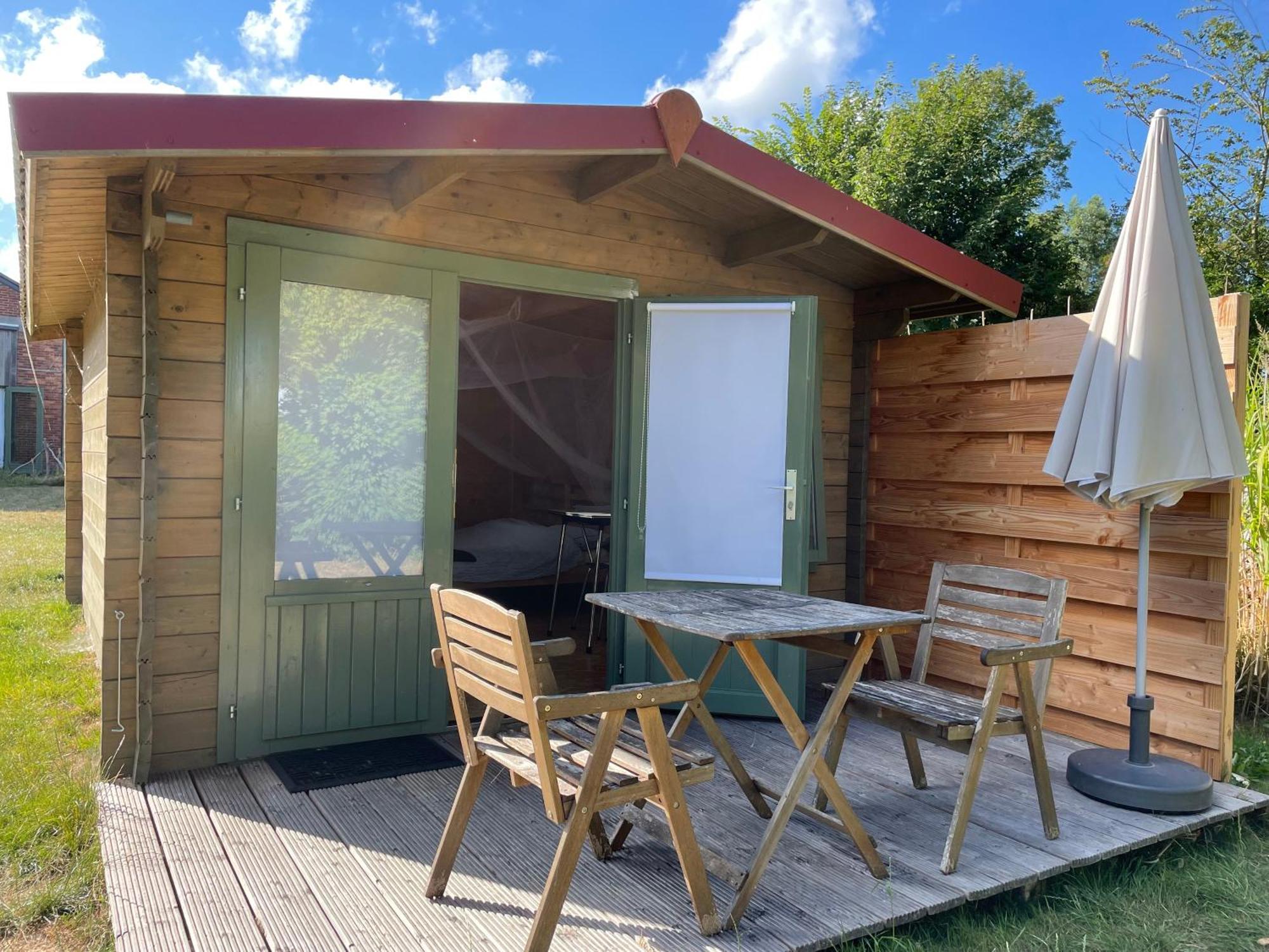 Luxe tent Viervaart Veldhuisje Mos Groede